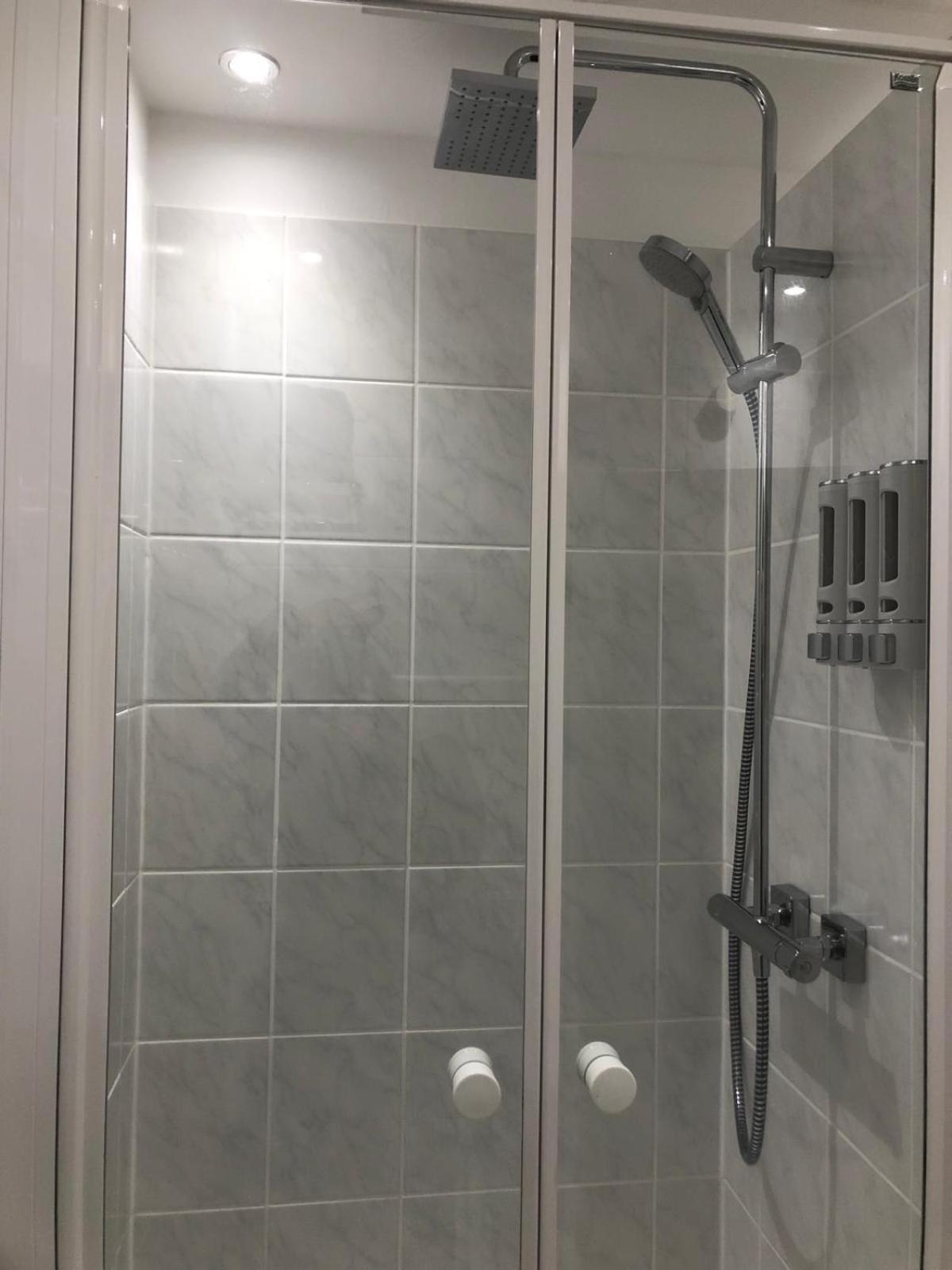הנובר New Apartment Mit Terrasse מראה חיצוני תמונה